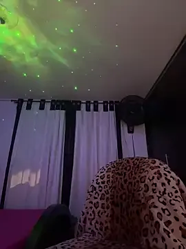 Brianna_White – webcam model profile photo Image 2