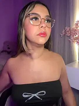 AurenLys – webcam model profile photo Image 18