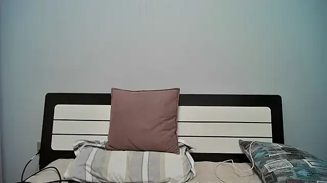 AidaEllison – webcam model profile photo Image 2