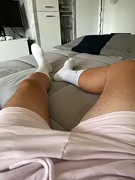 laura_collins – webcam model profile photo Image 4