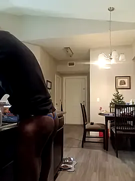 Mikev – webcam model profile photo Image 7