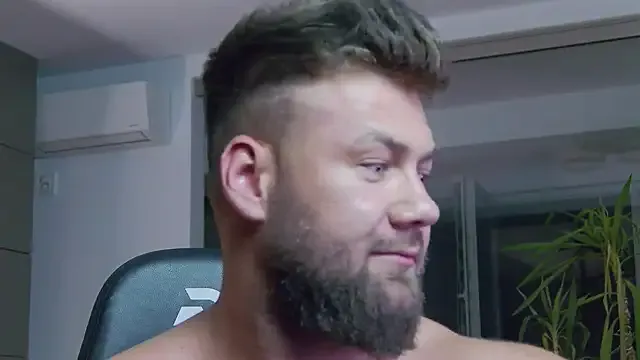 SkySmith – webcam model profile photo Image 15