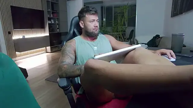 SkySmith – webcam model profile photo Image 2