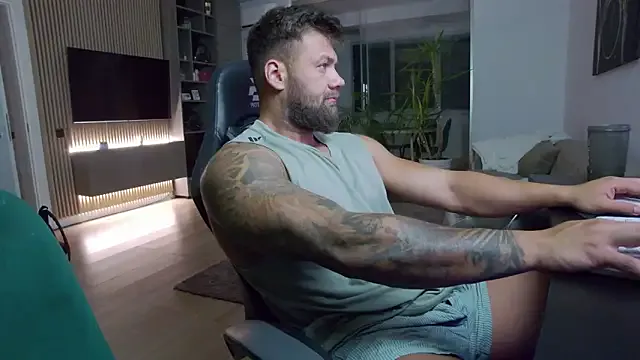 SkySmith – webcam model profile photo Image 5