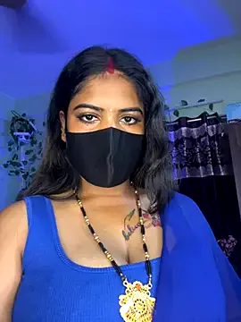 AKALYI – webcam model profile photo Image 9