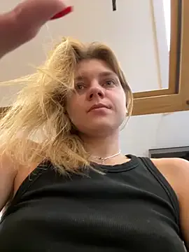 Cameron_April – webcam model profile photo Image 13