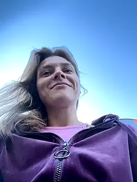 Cameron_April – webcam model profile photo Image 5