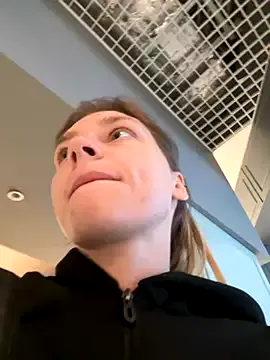 Cameron_April – webcam model profile photo Image 8