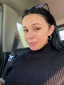 Heyjezelle – webcam model profile photo Image 3