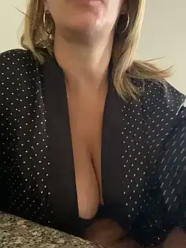 Kinky_kirah – webcam model profile photo Image 12