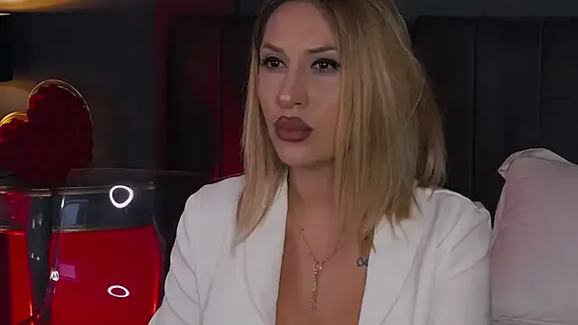 Jazmincole – webcam model profile photo Image 6