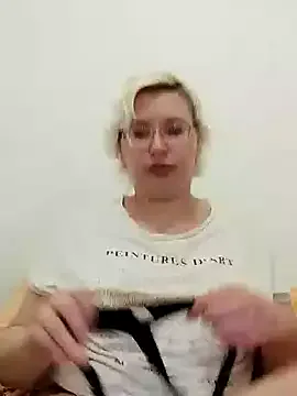 JoiDivision – webcam model profile photo Image 10