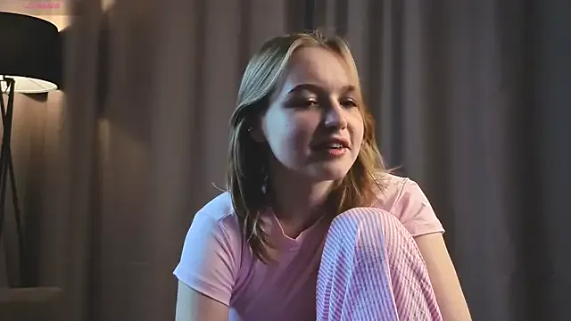 DaisyBloomX – webcam model profile photo Image 10