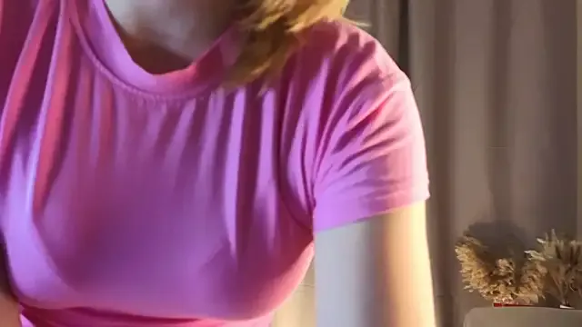 DaisyBloomX – webcam model profile photo Image 3