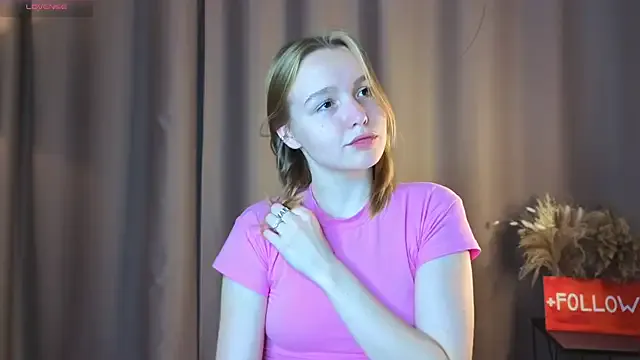 DaisyBloomX – webcam model profile photo Image 7