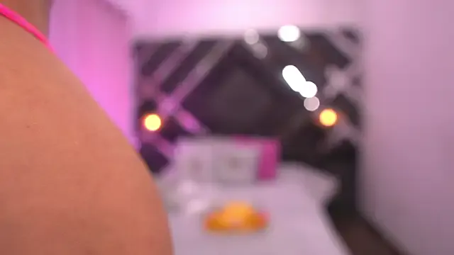 ElsieLondonxx – webcam model profile photo Image 9