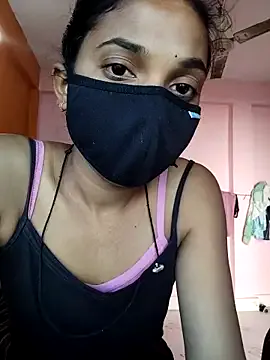 LeyaKan – webcam model profile photo Image 4