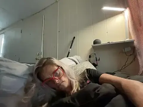 Iron_tous – webcam model profile photo Image 14