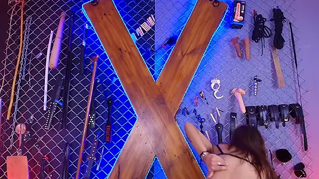 LuxeLou – webcam model profile photo Image 11