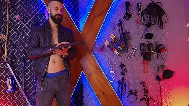 LuxeLou – webcam model profile photo Image 16