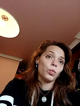 CrimxonJade – webcam model profile photo Image 4