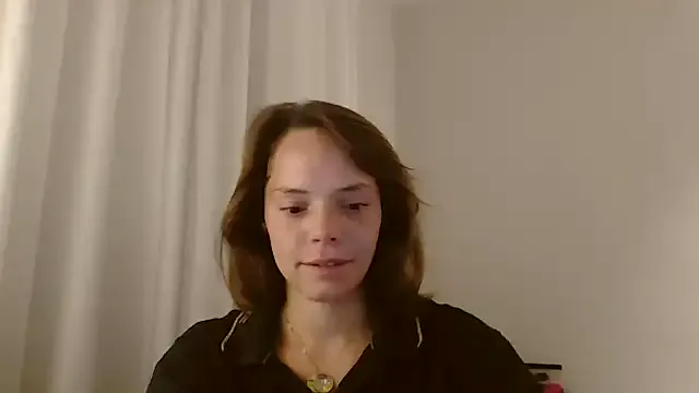 CrimxonJade – webcam model profile photo Image 5