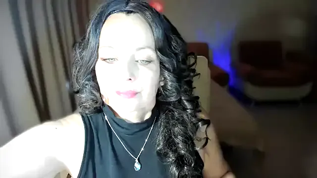 Yasmini – webcam model profile photo Image 17