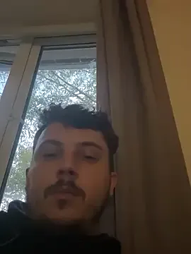 laura_collins – webcam model profile photo Image 7