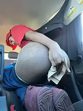 UrAlexis – webcam model profile photo Image 13