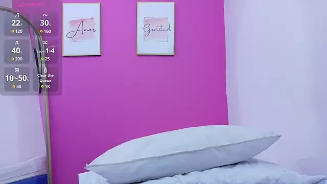 DeliaMarlow – webcam model profile photo Image 2