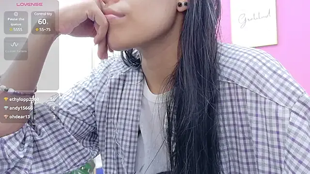 DeliaMarlow – webcam model profile photo Image 4