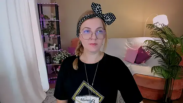 Bibabyblueeyes – webcam model profile photo Image 13