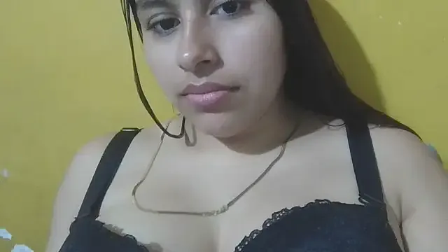 LiaRussel – webcam model profile photo Image 5